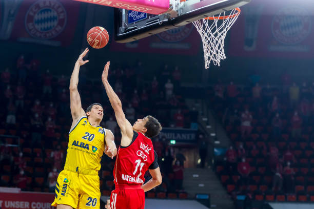 以一次在伊 以一次在伊