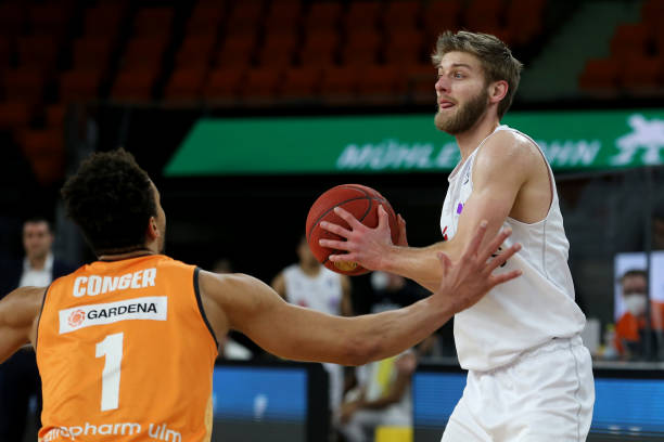 运动员每年 运动员每年