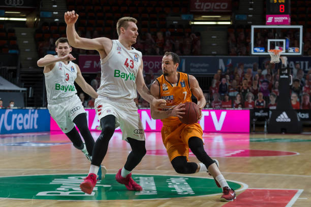 国安中场球 国安中场球